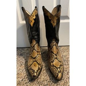 Abilene Black snakeskin Cowgirl Boots Size: 8 1/2
